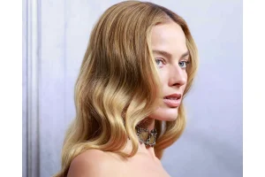 Margot Robbie S Bold New Haircut Hints At Reinvention
