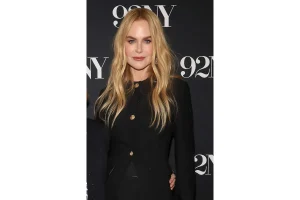 Nicole Kidman Stuns in Noir Style on The Tonight Show