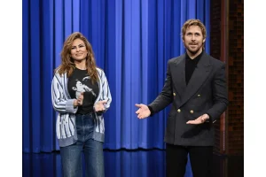 harry styles steals spotlight from ryan gosling on snl surprise